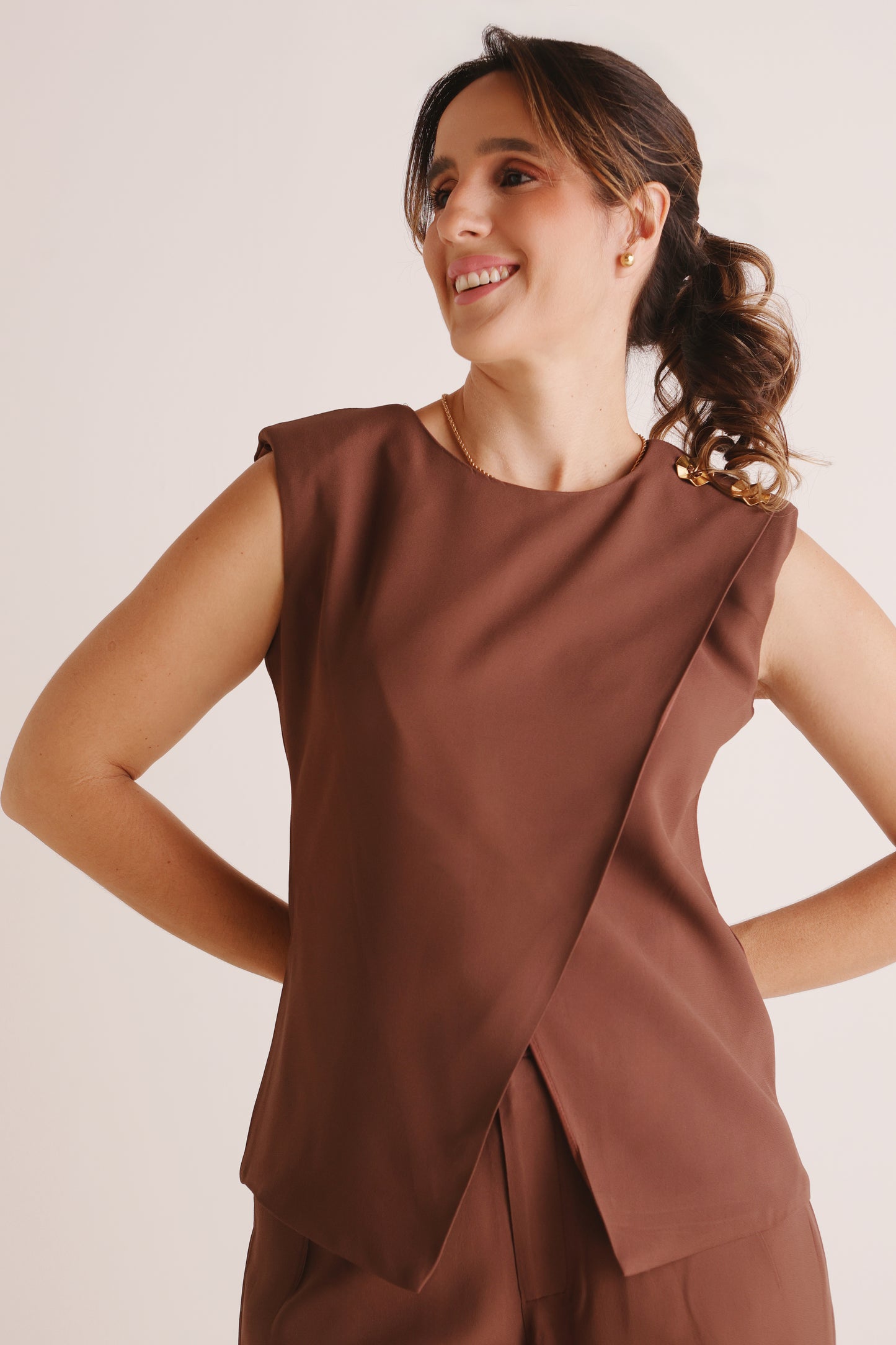 Blusa Ester Crepe Marrom