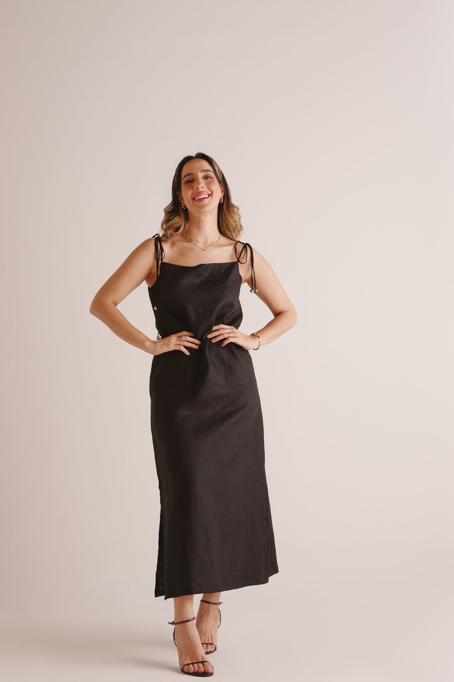 Vestido Noemi Linho Preto