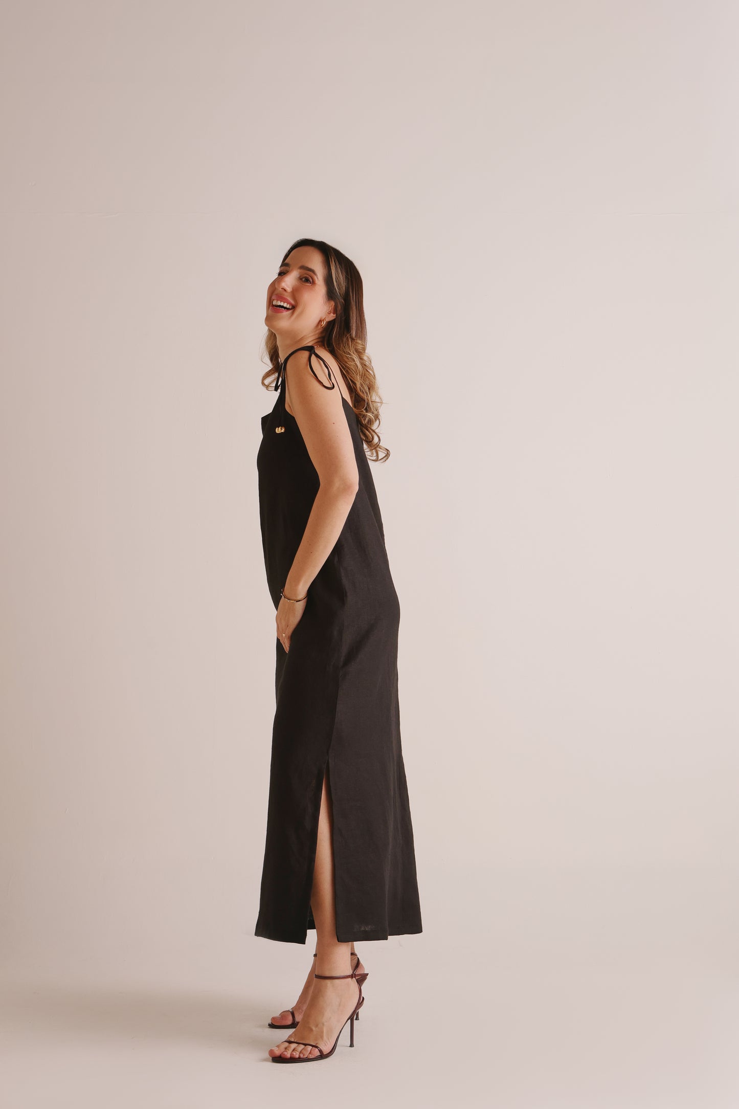Vestido Noemi Linho Preto