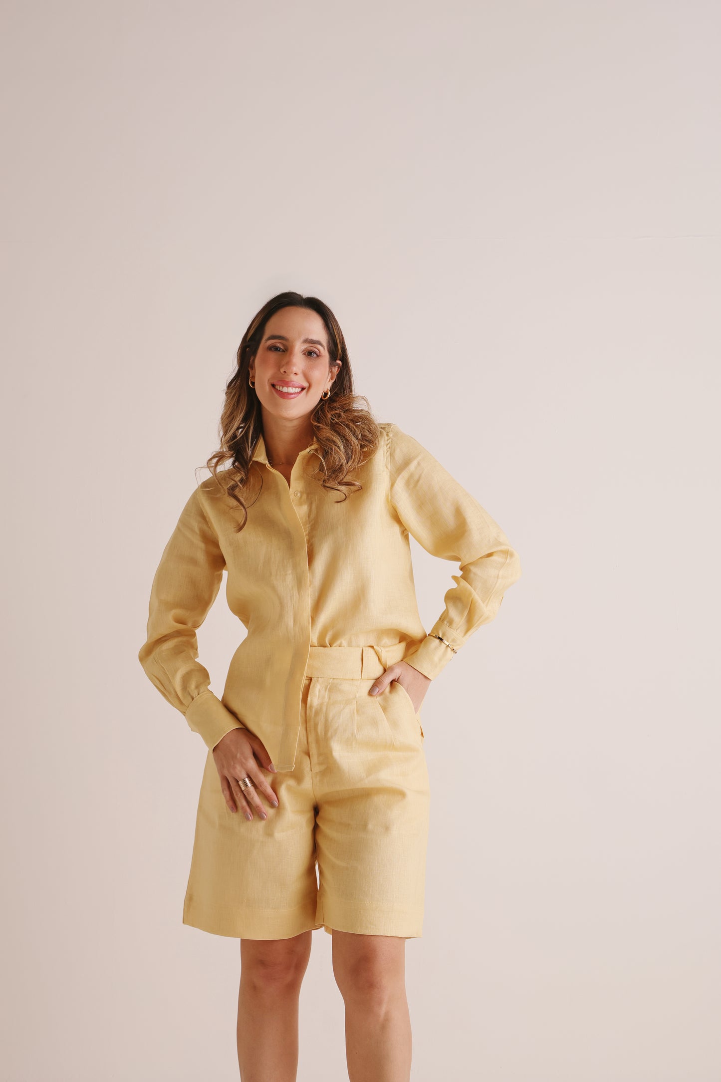 Camisa Anna Manga Longa Linho Butter Yellow