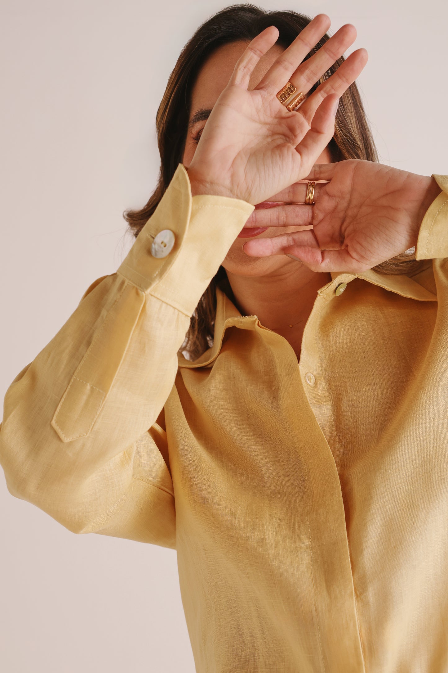Camisa Anna Manga Longa Linho Butter Yellow