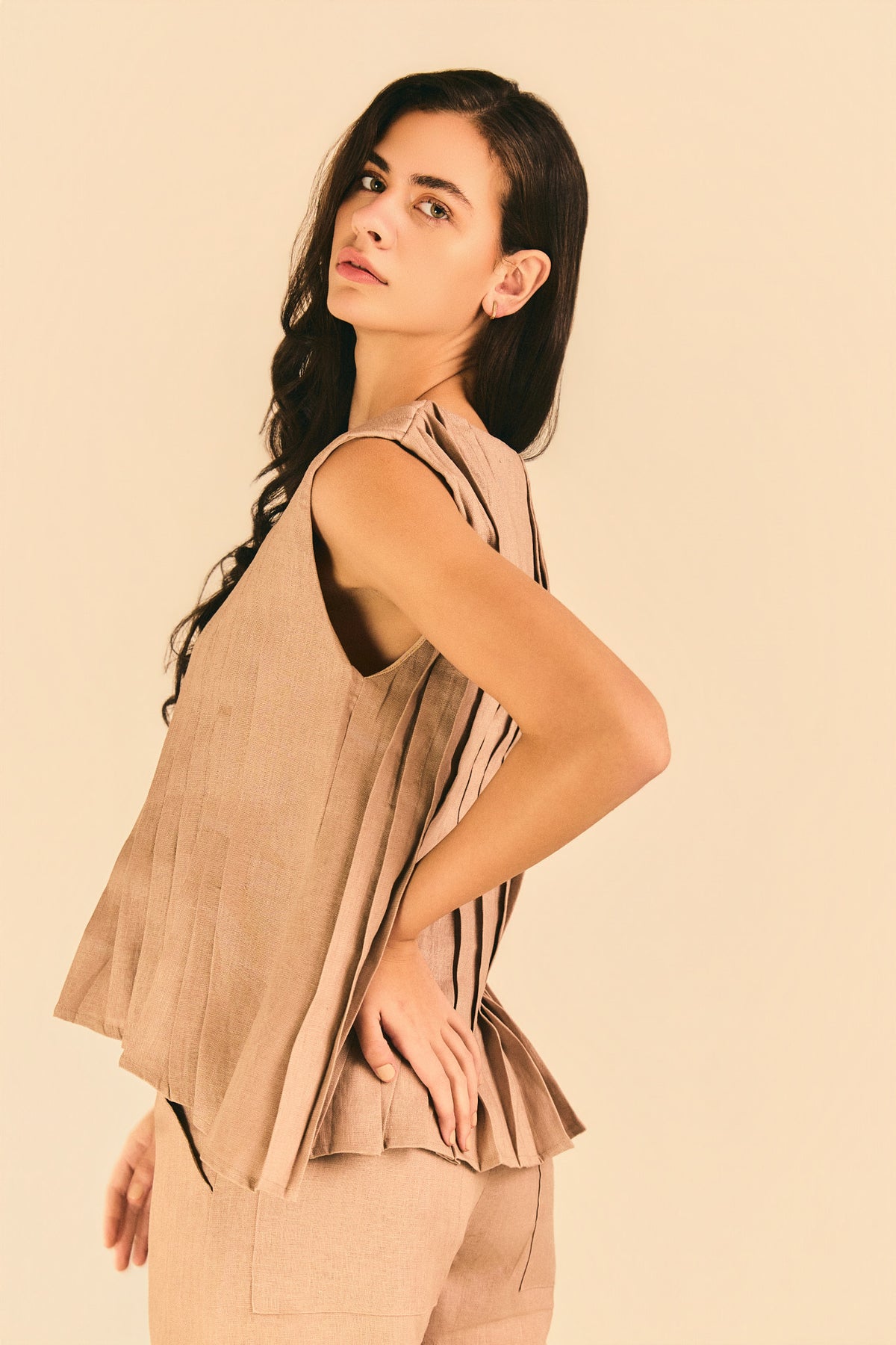 Blusa Sara Bege Escuro